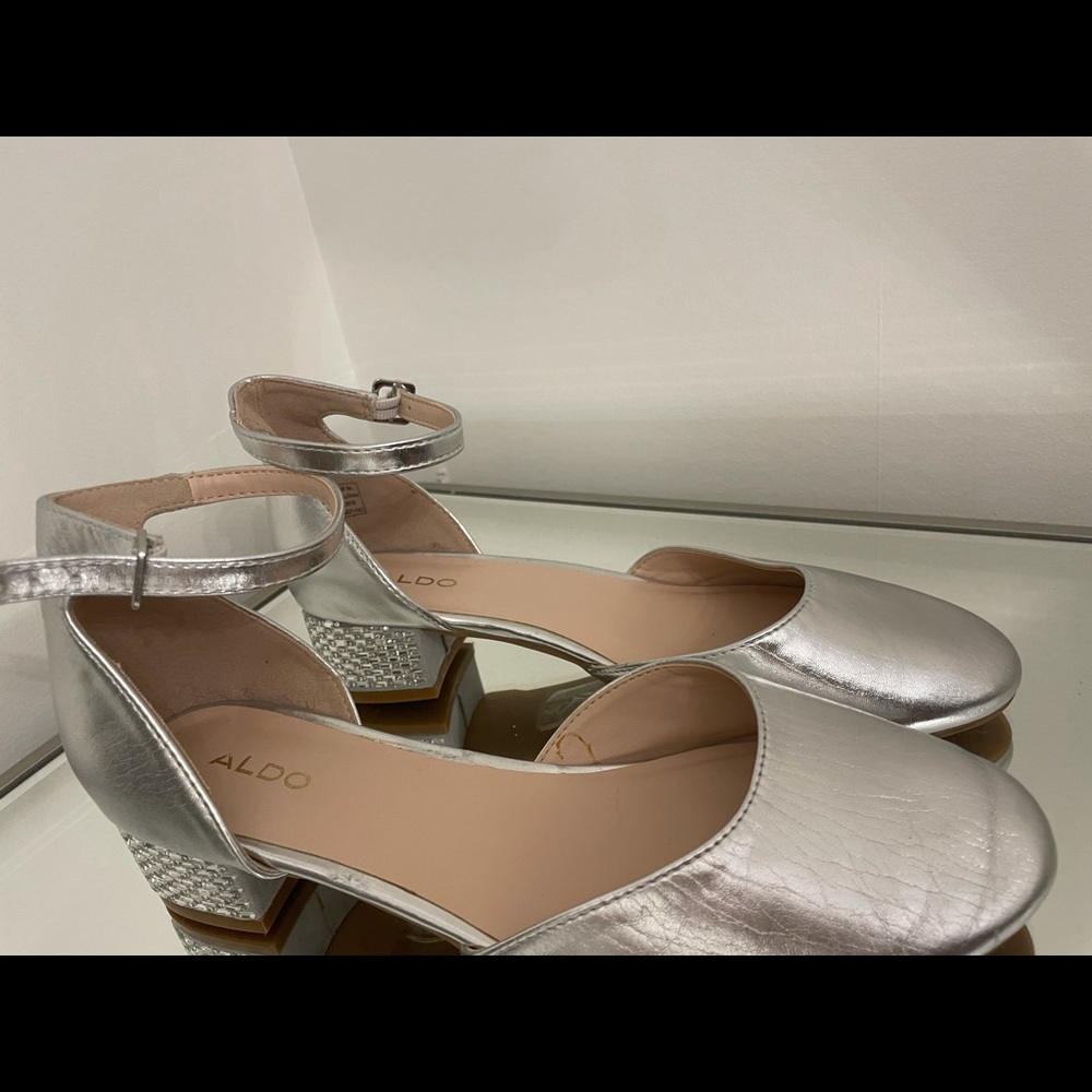 grey/silver aldo shoes